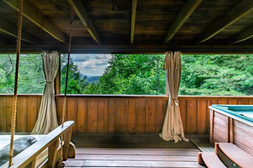 Nice View Fireplace, Hot Tub, Porch Bed, Private Sevierville Exterior photo