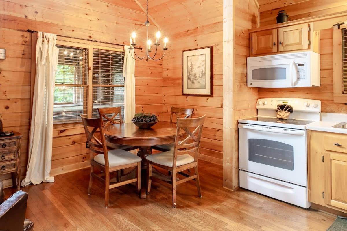 Nice View Fireplace, Hot Tub, Porch Bed, Private Sevierville Exterior photo