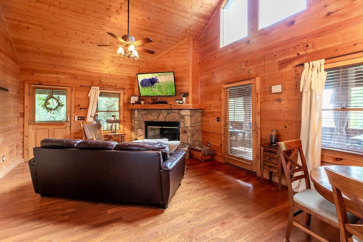 Nice View Fireplace, Hot Tub, Porch Bed, Private Sevierville Exterior photo
